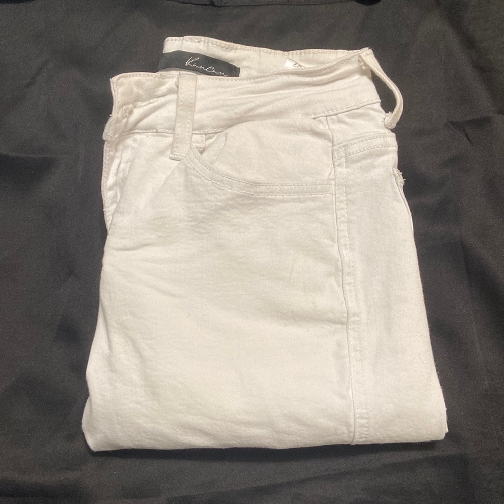 White distressed skinny jeans